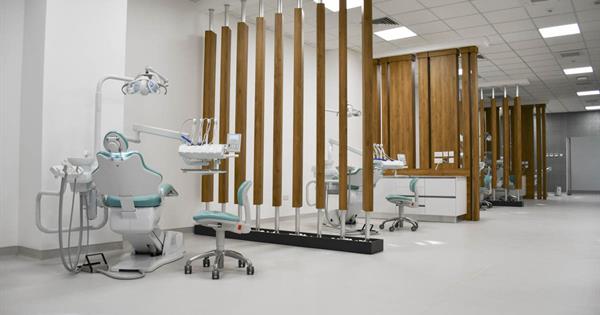 DAÜ Diş Hekimliği Fakülte Binası ile  Dr. Fazıl Küçük Tıp Fakültesi Klinik Uygulama Merkezi Törenle Açıldı